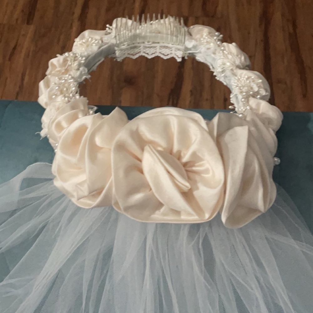 Ivory Wreath/Veil